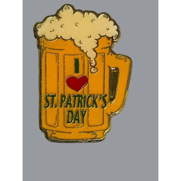 St. Patricks Day "I Love St. Patricks Day" Hand Enameled Beer Mug Pin - Picture 2 of 5